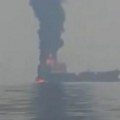 Snimak napada u Ormuskom moreuzu! Brod Skylight u plamenu, ima ranjenih