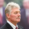Peskov: Sukob sa Ukrajinom bi se završio do kraja dana da Zelenski naredi povlačenje
