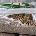 PELET POSKUPEO PRED GREJNU SEZONU: Tona ide i do 44.000 dinara, kupci krenuli u nabavku ranije