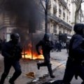 Francuski policajci povređeni u sukobima sa demonstrantima zbog gradnje tunela u Alpima