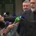 Šakom pravo u glavu Edi Rama odgurnuo novinarku, skandal u Albaniji (video)