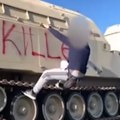 Incident u Grčkoj: Išarali američke tenkove - progonili američku vojsku i nazvali ih "ubicama"! (video)