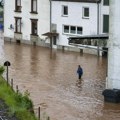 Deo Nemačke pod vodom: Poplave i klizišta posle obilnih padavina /video/