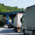 Stanje na putevima: Dobri uslovi za vožnju, kamioni na granicama čekaju do sedam sati