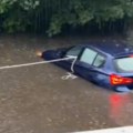 Kao nebo da se otvorilo, potop širom zemlje Pod vodom 650 imanja, među njima i stadion u Engleskoj (video)