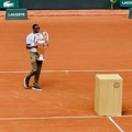 "Ušati" na "šatrijeu": Usman Dembele doneo pehar teniskoj publici