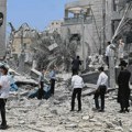 (VIDEO) Iranska voditeljka morala da pobegne iz uživo programa kad je krenulo bombardovanje