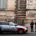 Policija pronašla kacigu i rukavice lopova iz Luvra
