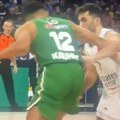 "Upravo sam video pljačku u evroligi" Sudije pogurale Real do pobede i izazvale haos: As Žalgirisa iz besa šutirao klupu…