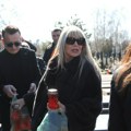 Estrada u bolu na pomenu Saši Popoviću: Marija Šerifović ljubi spomenik, Bosanac sa Džidžom prišao porodici