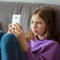 Више од забаве: Како телефон постаје алат за учење о новцу код тинејџера
