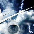 Drama na nebu: Avion uleteo u oluju i grad, led razbio staklo kokpita: Pilot sleteo naslepo, herojski spasio 200 života