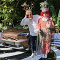 TOYOTA YARIS CROSS U ZEMLJI ČUDA! Miodrag Piroški kod Ludog šeširdžije u Talinu