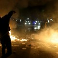 (Foto, video) Albanija gori, protesti se šire i postaju sve nasilniji Mladi lome, pale i jurišaju na institucije, žestoki…