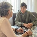 SINA IZBACILA IZ KUĆE DA ZAŠTITI UNUKA: Baka Ružica iz Niša sama podiže Iliju, dugovi joj odnose deo penzije