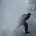 Policija u Tirani suzavcem i vodenim topovima osmog dana antivladinih protesta