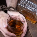 Ako se prepoznajete u ovih 6 znakova alkoholizma, čestitamo, vi ste alkoholičar