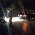 Užasan dan na srpskim putevima: Posle niza nesreća, novi incident: Šest automobila jedan za drugim naletelo na ogromnu rupu…