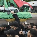 Hiljade ljudi u Bejrutu prisustvovalo sahrani zvaničnika Hamasa, ubijenog u izraelskom napadu