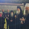 Ne brani se ni mir ni Kosovo na Jutjubu i Tviteru: Šta je patrijarh Porfirije poručio u Dečanima