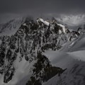 Helikopter se srušio u švajcarskim Alpima: Tri osobe poginule