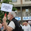 Sud produžio pritvor aktivistima SNS koji su polomili vilicu studentkinji: Odustalo se od blokade