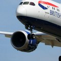 Stjuard Britiš Ervejza pronađen nag i pod dejstvom droga tokom leta oslobođen zatvorske kazne