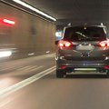 Mara jurila 120 na sat, prešla 160 km i onda na krovu ugledala svoju mačku: Poznato kako je preživela sve!