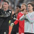 Arsenal zapeo za levu stranu, pa su zvali i "nedodirljivog"