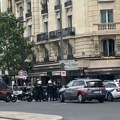 "Alah mi je ovo naredio": Muškarac noževima napao tri žene u Parizu, isplivali detalji (video)