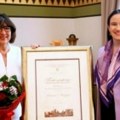 Gradonačelnica Sarajeva uručila Amanpour priznanje 'Počasna građanka Sarajeva'