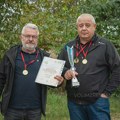 Melenački pčelari osvojili 5 zlatnih medalja na međunarodnom takmičenju u Vukovaru Vukovar/Hrvatska - Melenački pčelari