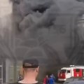 Gori ruska Fabrika! Ima poginulih radnika, požar zahvatio oko 3.000 kvadrata (video)