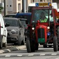 Za Saru iz Ivanjice nema prepreka – od malih nogu za volanom traktora (VIDEO)