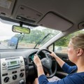 Pozvala je policiju u panici tokom vožnje, čim su je stigli na auto-putu i pogledali na zadnje sedište oduzeli su joj…