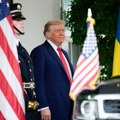 Tramp potvrdio da planira da pozove Putina nakon današnjih razgovora u Beloj kući