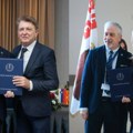 Mag. dr Vasiliju Antiću i prim. dr Slavici Lončar uručene plaketa za izuzetan doprinos unapređenju zdravstvene zaštite na 50…