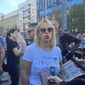 Dijana Hrka stupila u štrajk glađu kod Skupštine Srbije