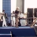 "Da smo se tad upoznali ne bi završili film": Brena snimala scenu s Gidrom, kad je u salu ušao poznati sportista (Video)