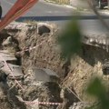 (VIDEO) U Mladenovcu se urušio deo puta u neposrednoj blizini gradilišta