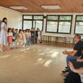 U školske klupe prvi put selo 308 prvaka u Prijepolju – pet miliona dinara za udžbenike i rančeve