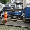 Pukla vodovodna cev u Kumanovskoj: Sanacija u toku, ulica zatvorena za saobraćaj