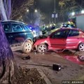 Pijani vozač “pežoa” slupao svoje i oštetio parkirano vozilo