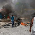 Haos na ulicama Haitija: Bande hoće da svrgnu premijera, držali studente kao taoce, jedan povređen