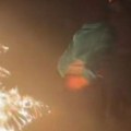 Šokantan snimak: Zadrugarka počela da gori, utrčala u veliki plamen