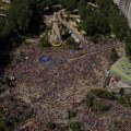 Španija: Velike demonstracije protiv premijera Pedra Sančesa zbog korupcije
