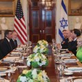 Tramp na večeri s Netanjahuom: Hamas spreman da prihvati prekid vatre u Pojasu Gaze