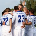 Ko će na crtu Englezima: Piksijeve tri izmene, Mitrogol na klupi