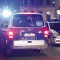 Snimak okršaja u Beču nakon ubistva žene: Srbin puca u specijalce i beži (VIDEO)