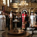 U Sabornom hramu u Novom Sadu počela liturgija, sledi parastos za stradale u padu nadstrešnice